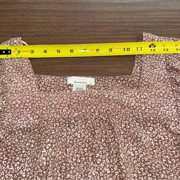 Urban Romantics Women’s Top Small  Brown White Floral Print 100% Rayon Flutter - Picture 7 of 10